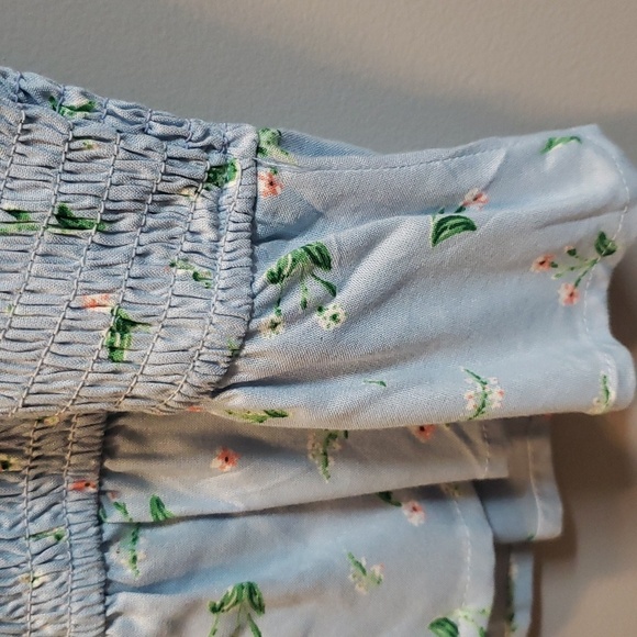 Japna NWT Ruffle Strap Smocked Blue Floral Top - Picture 6 of 6
